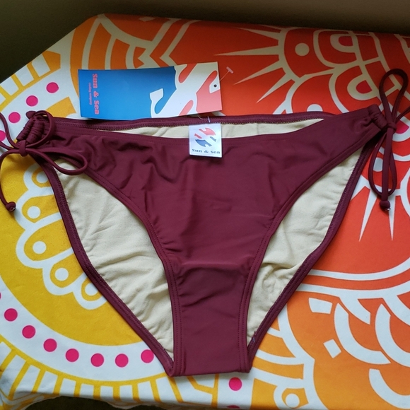 NWT🍷Merlot string bikini bottom - Picture 2 of 7